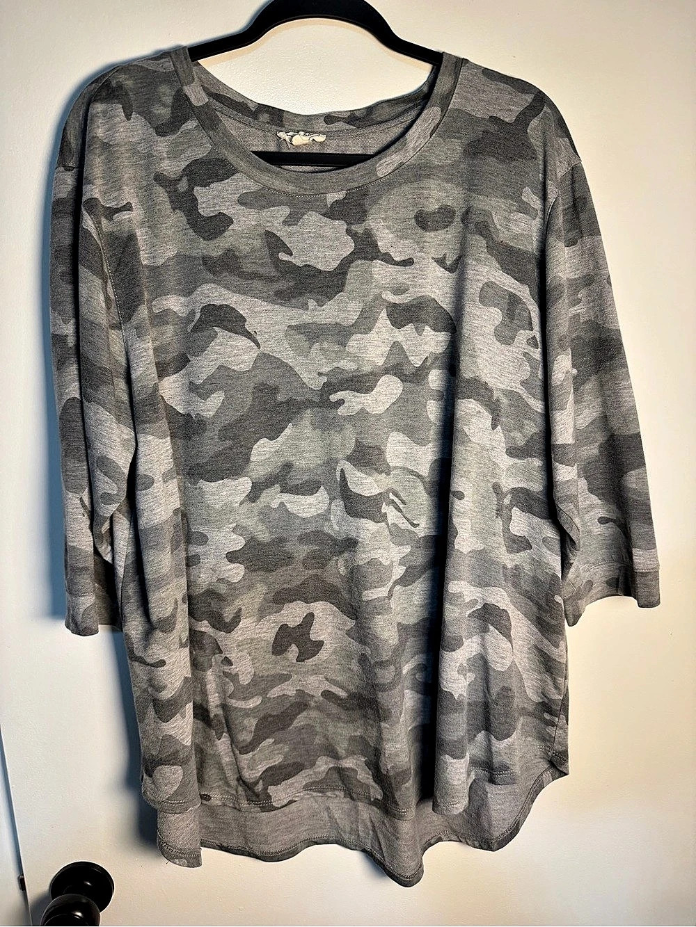 Crown & Ivy Camo Tunic Gray Size 2X